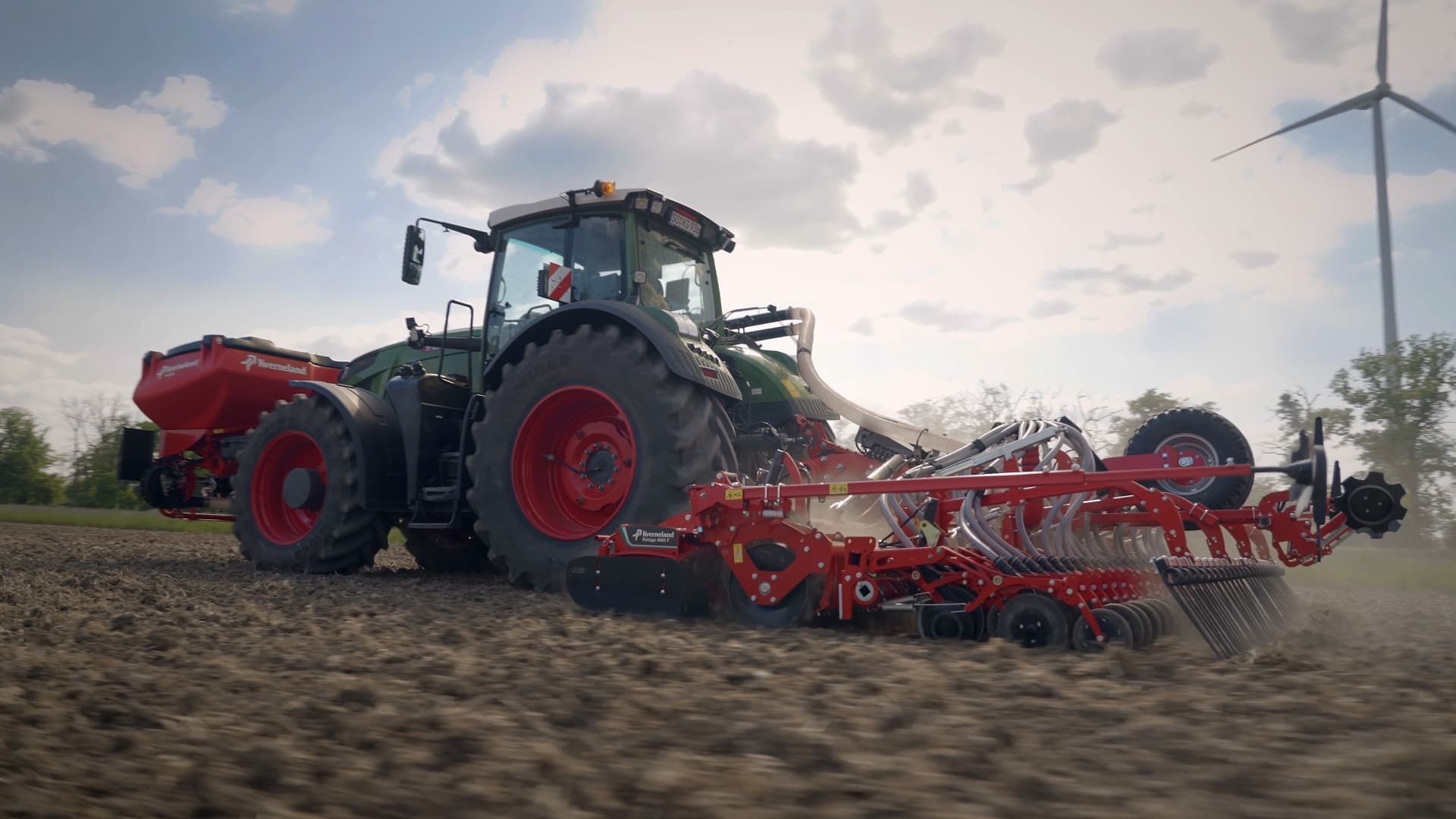 Kvernelands Rotago F power harrow with f-drill CB F