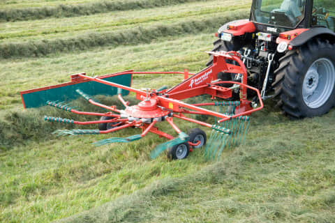Single Rotor Rakes - Kverneland 9542 - 9546, hydrolift provides great opportunity for different field options