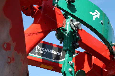 Модели с механической регулировкой ширины захвата корпусов Kverneland 2300 S и 3300 S
