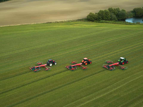 Andaineurs quatre rotors Kverneland