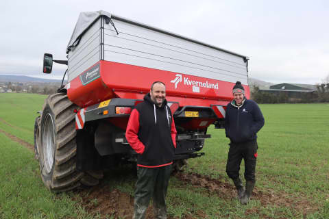Kverneland - Precision Spreading Pays Off for Trevor Black Contracting in Co. Tyrone