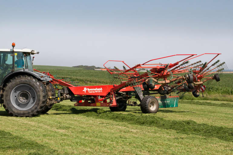 Four rotor rakes - Kverneland 95130 C - 95130 C, provides optimal Headland Management