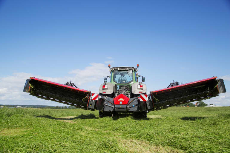 Mower Conditioners - VICON EXTRA 7100T VARIO - 7100R VARIO - EFFICIENT BUTTERFLY MOWER COMBINATION, outstanding performance with new QuattroLink suspension