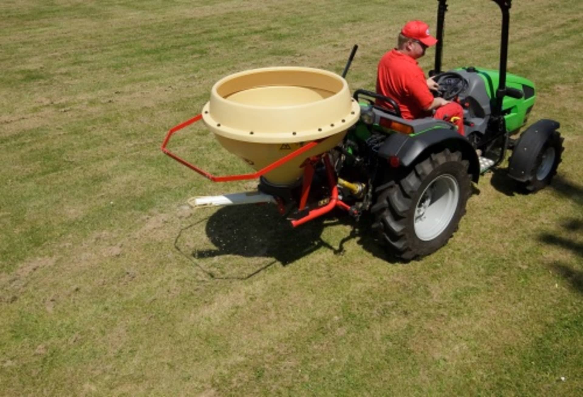 Vicon Superflow Ps225 Rear Mounted Pendulum Spreaders Spreading Equipment Vicon Brand Corporate Site Home Vicon International