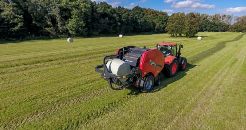 Fixed Chamber Baler-Wrapper combinations - FastBale Kverneland, operating super efficiently and non stop on field