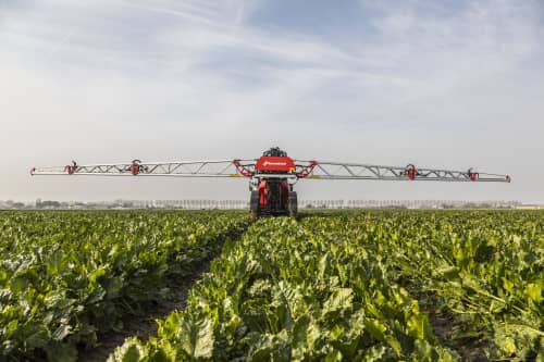 Kverneland iXtrack T3, compact sprayer, stable and precise with intelligent technology