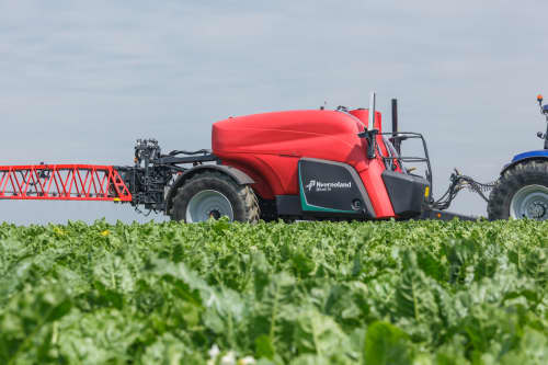 Trailed Sprayers - Kverneland iXtrack T6, maximum performance with low cost, stable and precise on field