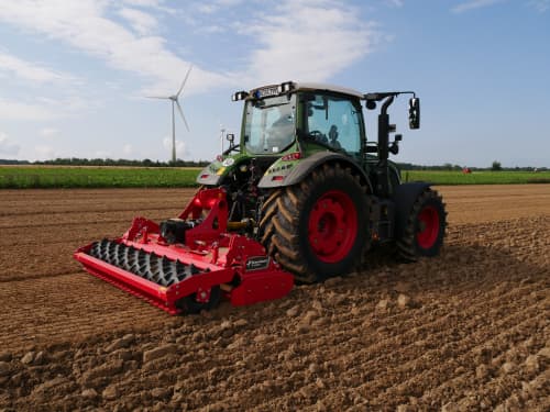 Power Harrows - Kverneland S-series, heavy power and robust headstock, super versatile in use with low fuel consumption