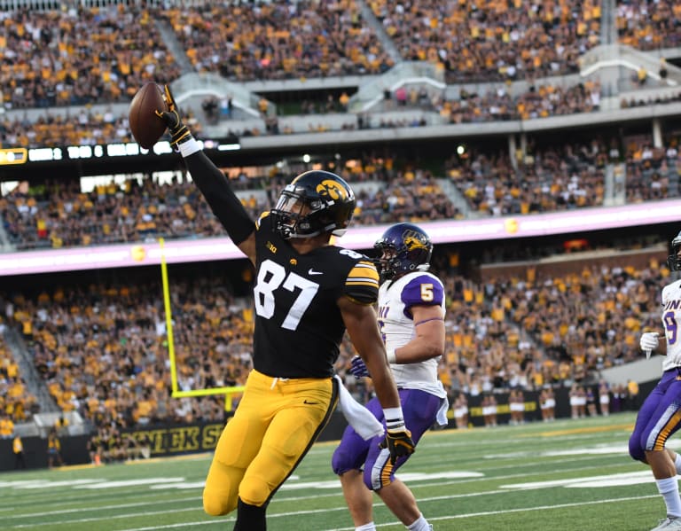 HawkeyeReport Pro Football Focus Grades Offense