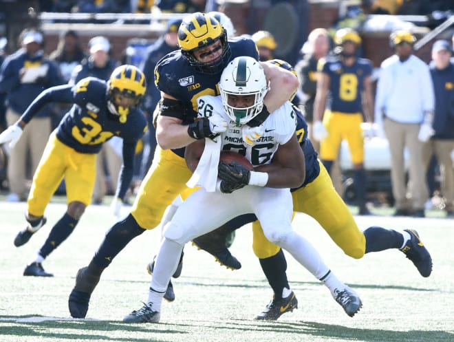 Michigan Wolverines football sophomore defensive end Aidan Hutchinson