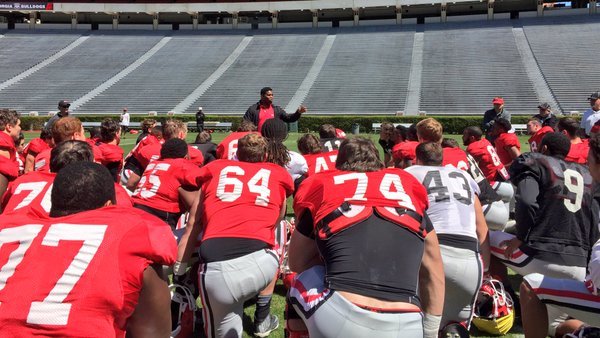 Herschel Walker met with and spoke to the Bulldogs prior to last Saturday's scrimmage.