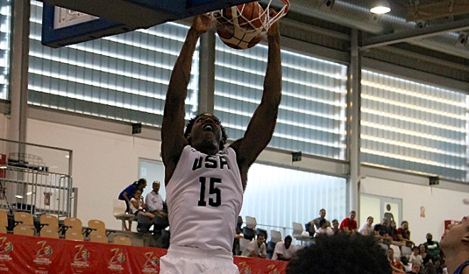 Spain Park (Hoover, Ala.) five-star center recruit Austin Wiley scores two of his 12 points.