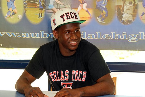 Keon Clergeot elected to sign his NLI with Texas Tech during the early signing period in November.