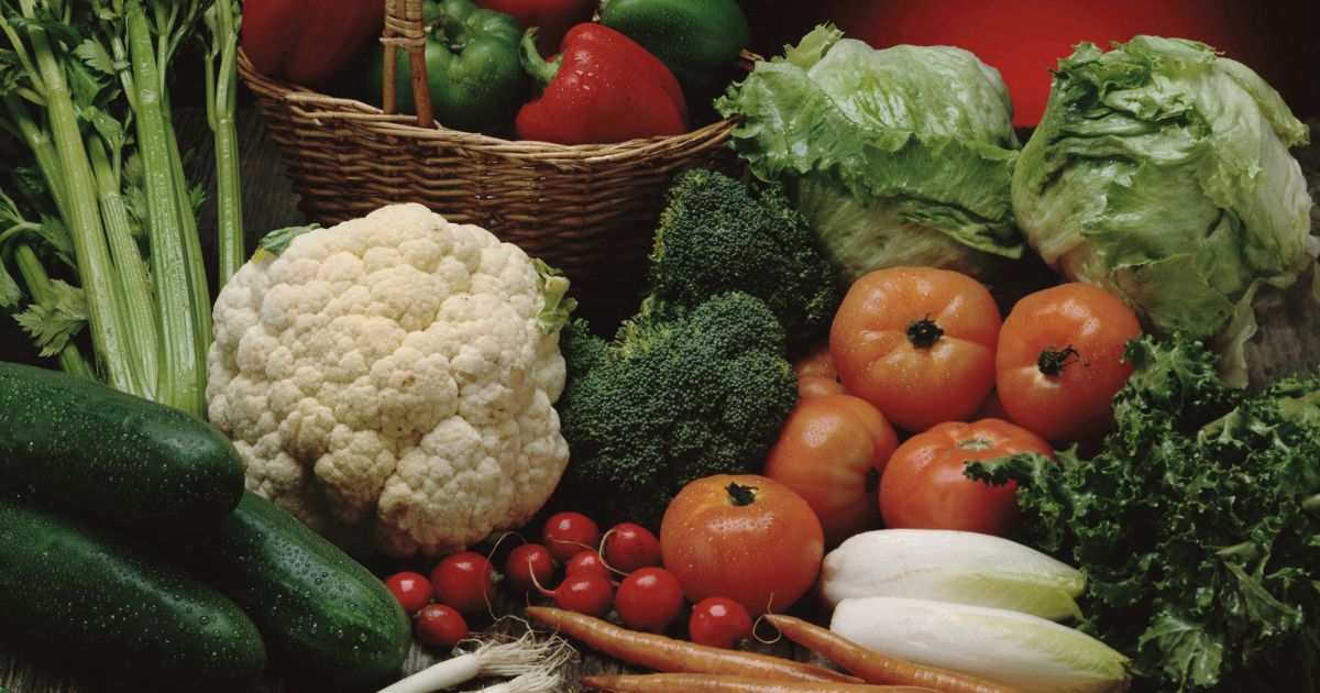 4 Ways Your Diet May Help Reduce the Risk of Macular Degeneration Sharecare