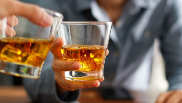 whiskey, whiskey glasses, alcohol, drinking