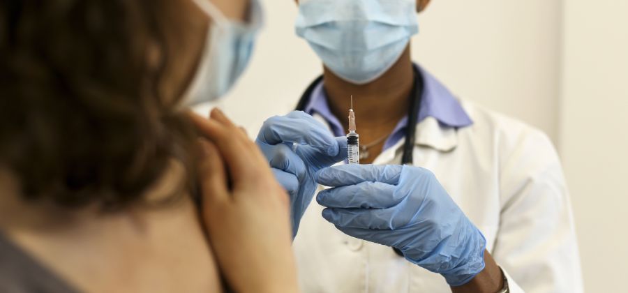 美国将于9月中旬开始推出新型冠状病毒增强疫苗