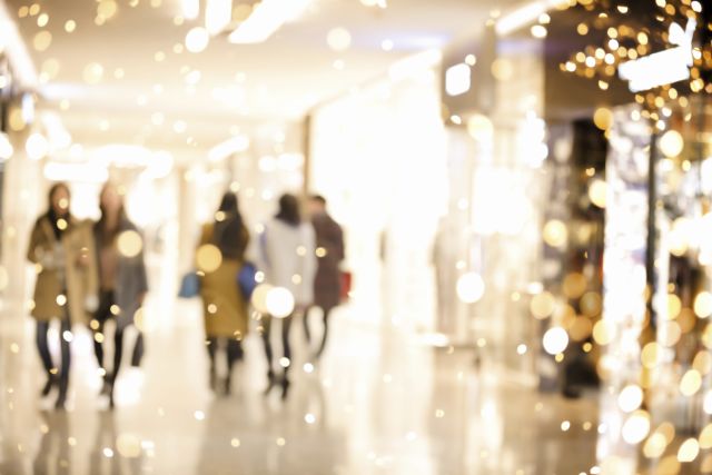 Shopping mall blur background with bokeh