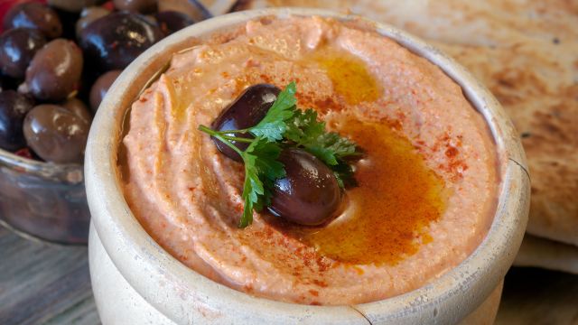 spicy roasted pepper and walnut dip