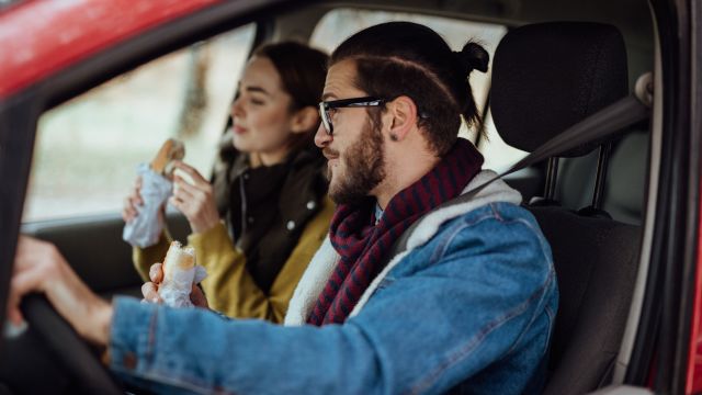 Couple getting fastfood