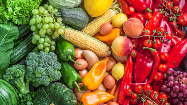 Green, yellow, and red fruits and vegetables that may help in the treatment of multiple myeloma.