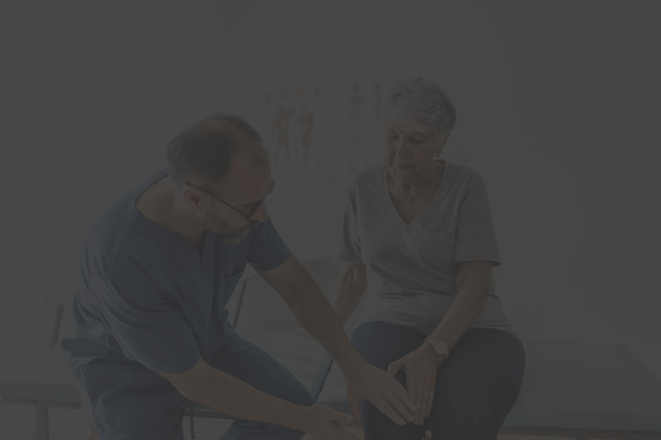 doctor and patient knee pain