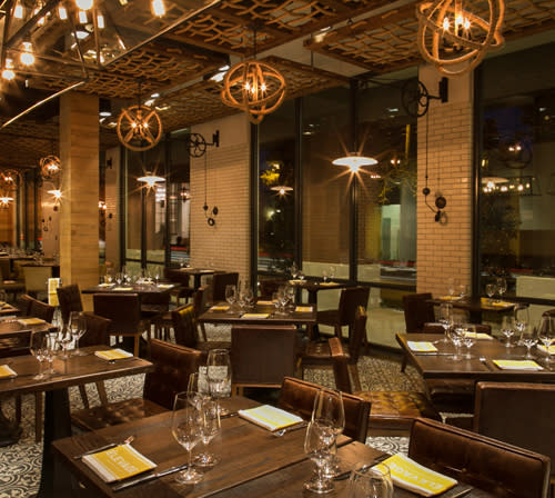 20% off all food and beverage for breakfast, lunch, dinner and weekend brunch.