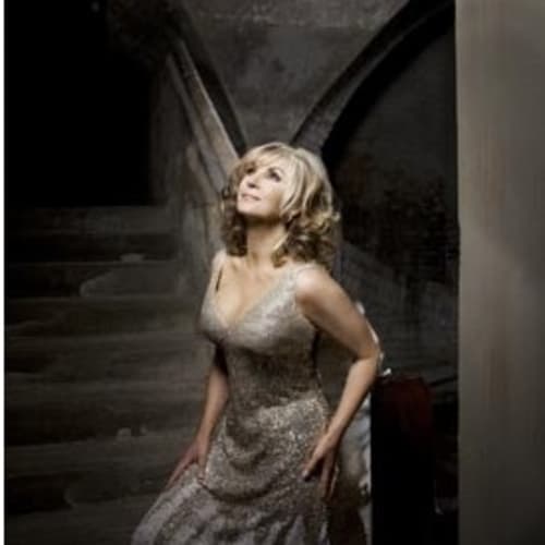 Lesley Garrett