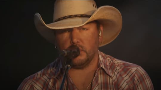 Jason Aldean performs &quot;Got What I Got&quot; on Late Night With Seth Meyers