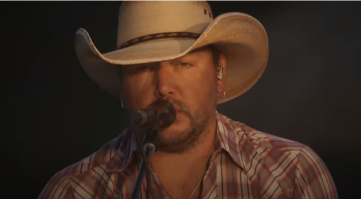 Jason Aldean performs &quot;Got What I Got&quot; on Late Night With Seth Meyers