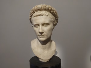 Monarch by Universal Consent: Revisiting Augustus' Alternative Truth