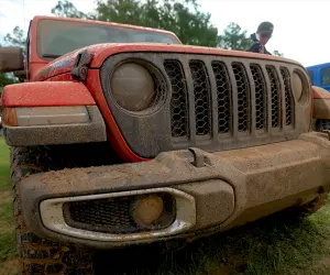 JEEP GLADIATOR - Enough Truck for a Builder, or is it too Jeepy?