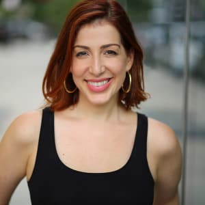 Tal Yardeni Sings Holiday Tunes