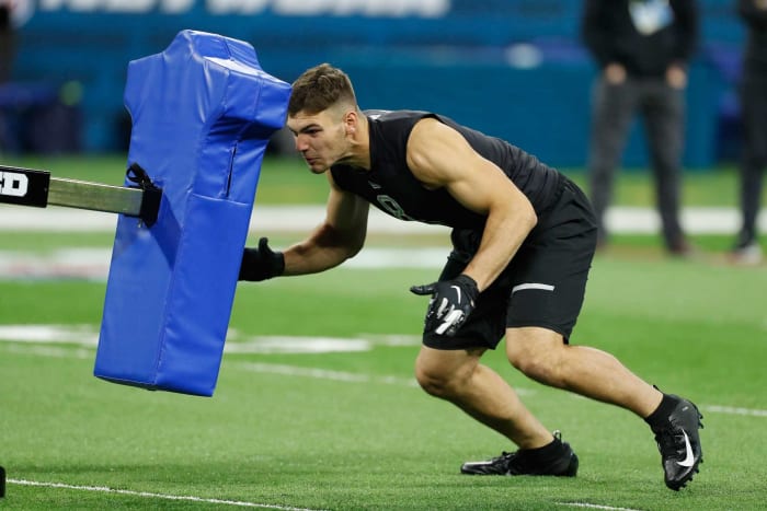 Potros de Indianápolis: Cole Kmet, TE, Notre Dame