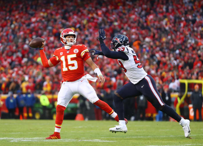 Patrick Mahomes spots the Texans a lead, then passes them off the field