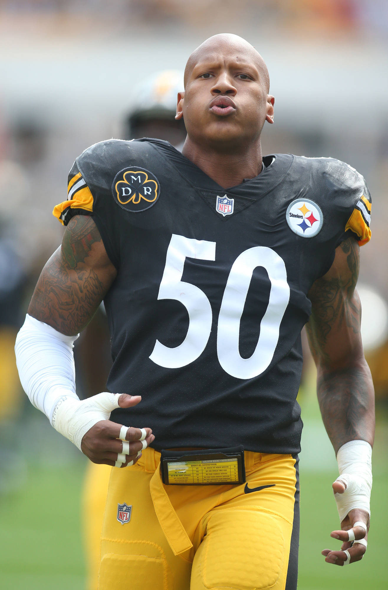 WATCH: Ryan Shazier mocks Ray Lewis by doing his signature 